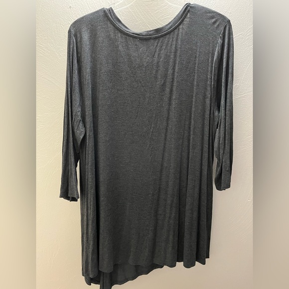 Dark gray asymmetric top with wooden button details in size 3X NWT - Picture 4 of 5